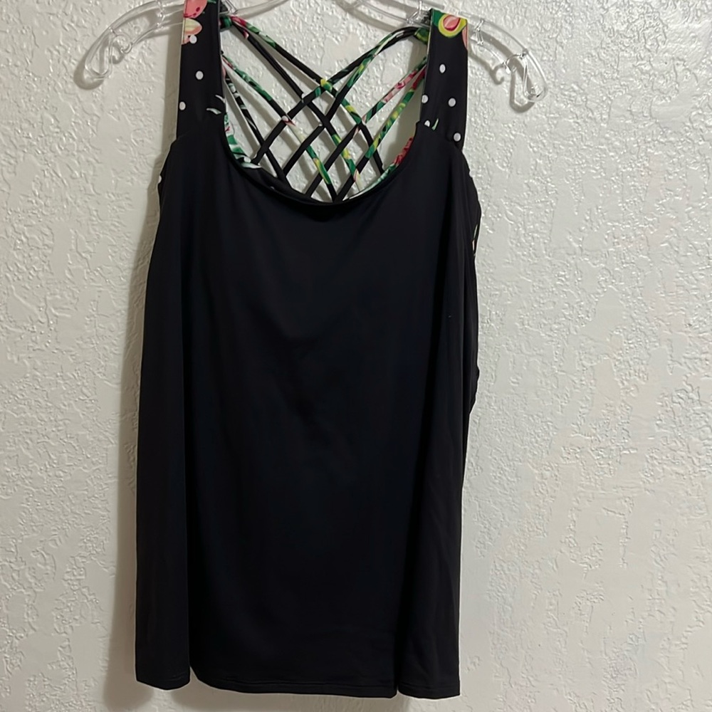 NEW!!! Crown & Ivy Women’s Strappy Tank. Size M